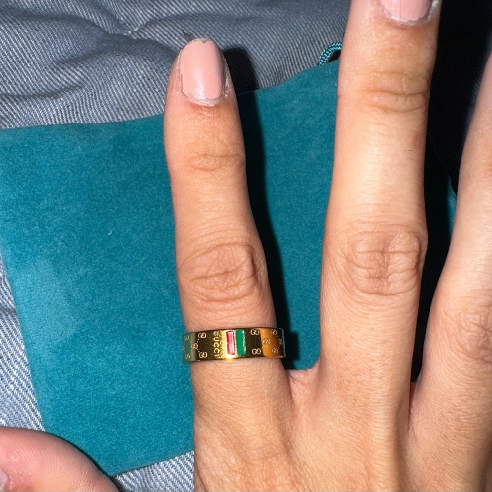 Gucci gold ring